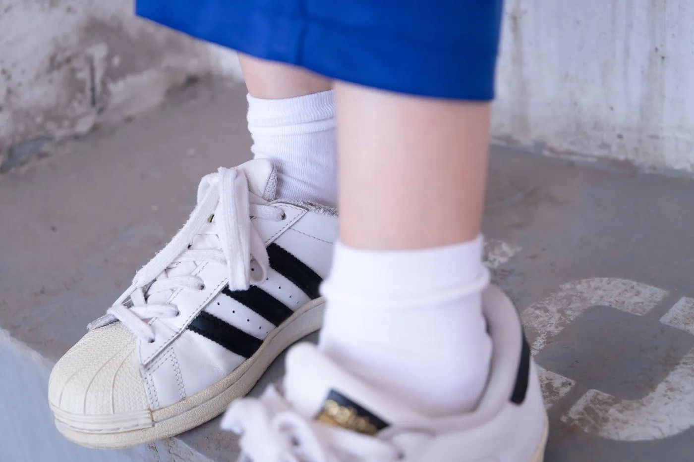 [BoBoSocks袜啵啵]NO.002 稚予-校服、贝壳头、白棉袜、裸足 [139P]插图6